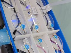 -诺柯视眼镜-蔡司依视路官方工厂店(淞南一店)