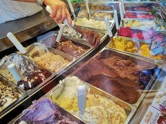 -Gelateria Dondoli