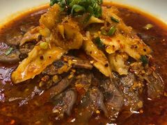 -阿瓦山寨·湘菜现炒·剁椒鱼头王(咸阳总店)