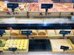 面包甜点陈列柜-酥侯糕点(广东路店)