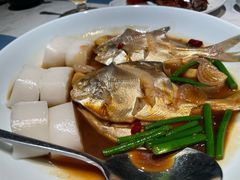 鲳鱼烧年糕-荣小馆(临海世纪花城店)