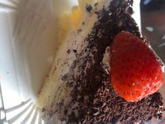 新鲜现做水果草莓圣诞蛋糕-卡漫莫尼蛋糕(徐汇店)