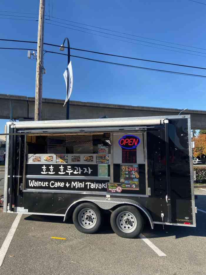 cake & mini taiyaki food truck-"韩国大叔开的可爱小鱼饼餐车