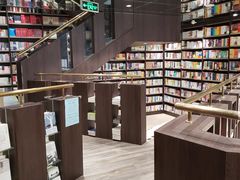 -钟书阁(群光广场店)