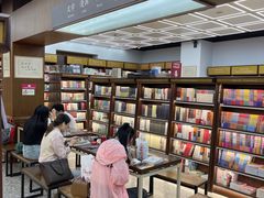 -新华书店(新街口旗舰店)