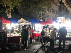 -吴山路夜市
