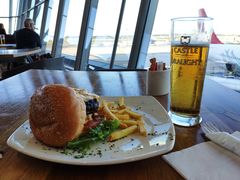 -奥利弗·雷金纳德·坦博国际机场