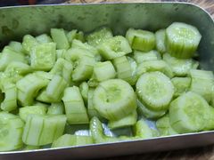 裸拍黄瓜-淏淋牛肉小串