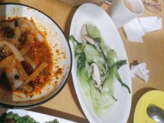 -渝信川菜 · 川味家常菜(财富购物中心店)