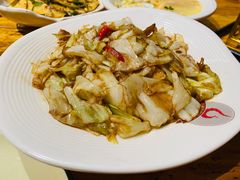 手撕莲花白-老滇山寨•云南特色菜•地方菜•民族风情歌舞表演(金碧店)