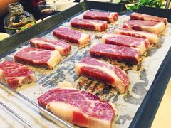 厚切雪花牛肉-虾弄弄海派小龙虾·牛羊蝎子火锅