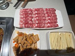 -海底捞火锅鲜切牛肉主题店(长寿路店)
