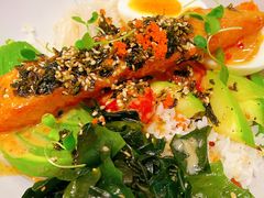 三文鱼牛油果饭-théATRE茶聚场·餐厅(环球金融中心店)