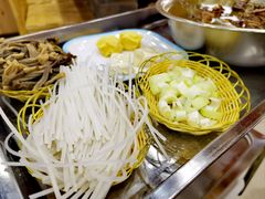 -屯老二农家铁锅炖·行业领军者(梅江店)