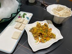 -鼎泰亨·海鲜牛肉餐厅(滨江店)