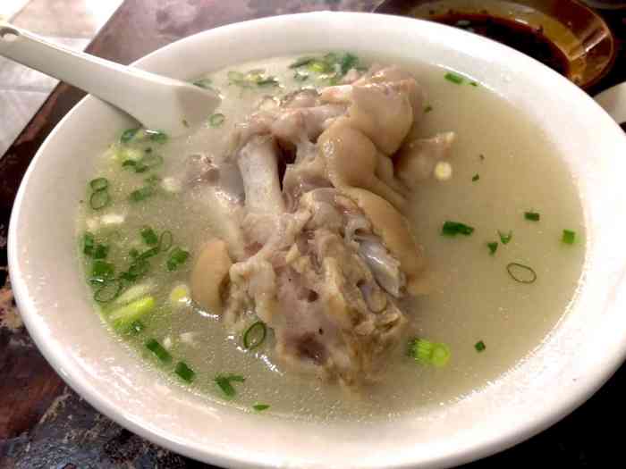 刚子蹄花(总店)-"慕名而来,正好又是下雨天,担心排队.所以.