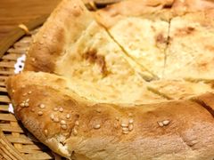 烤馕饼-塔哈尔·新疆盛宴(城西银泰店)