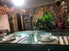 靠窗位-忘忧草融合私房菜(红鼎国际店)