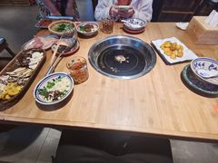 -洱火云南酸菜牛肉火锅(石景山当代商城店)