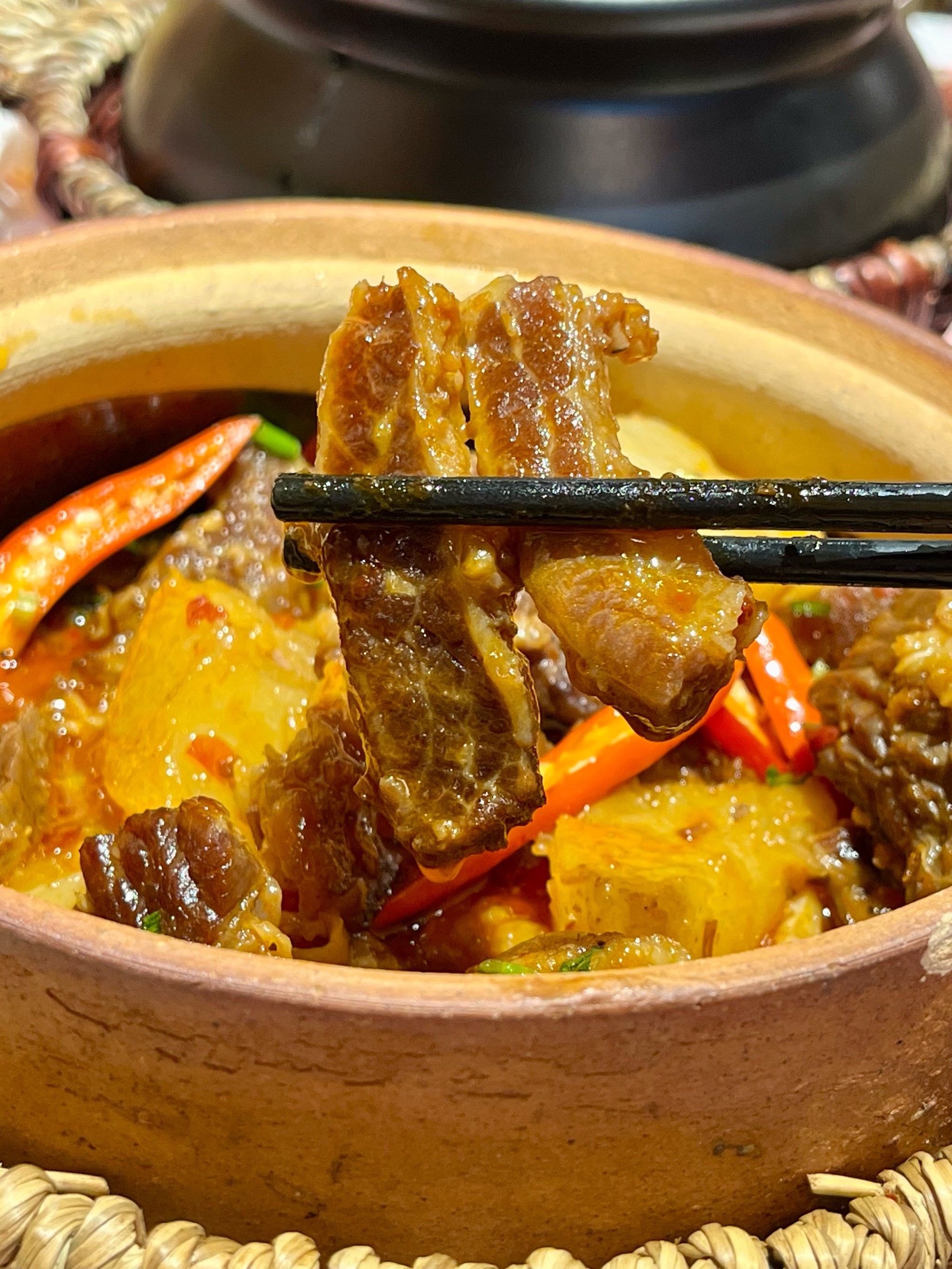 下高铁直奔这家罐罐菜,招牌牛腩绝了🔥