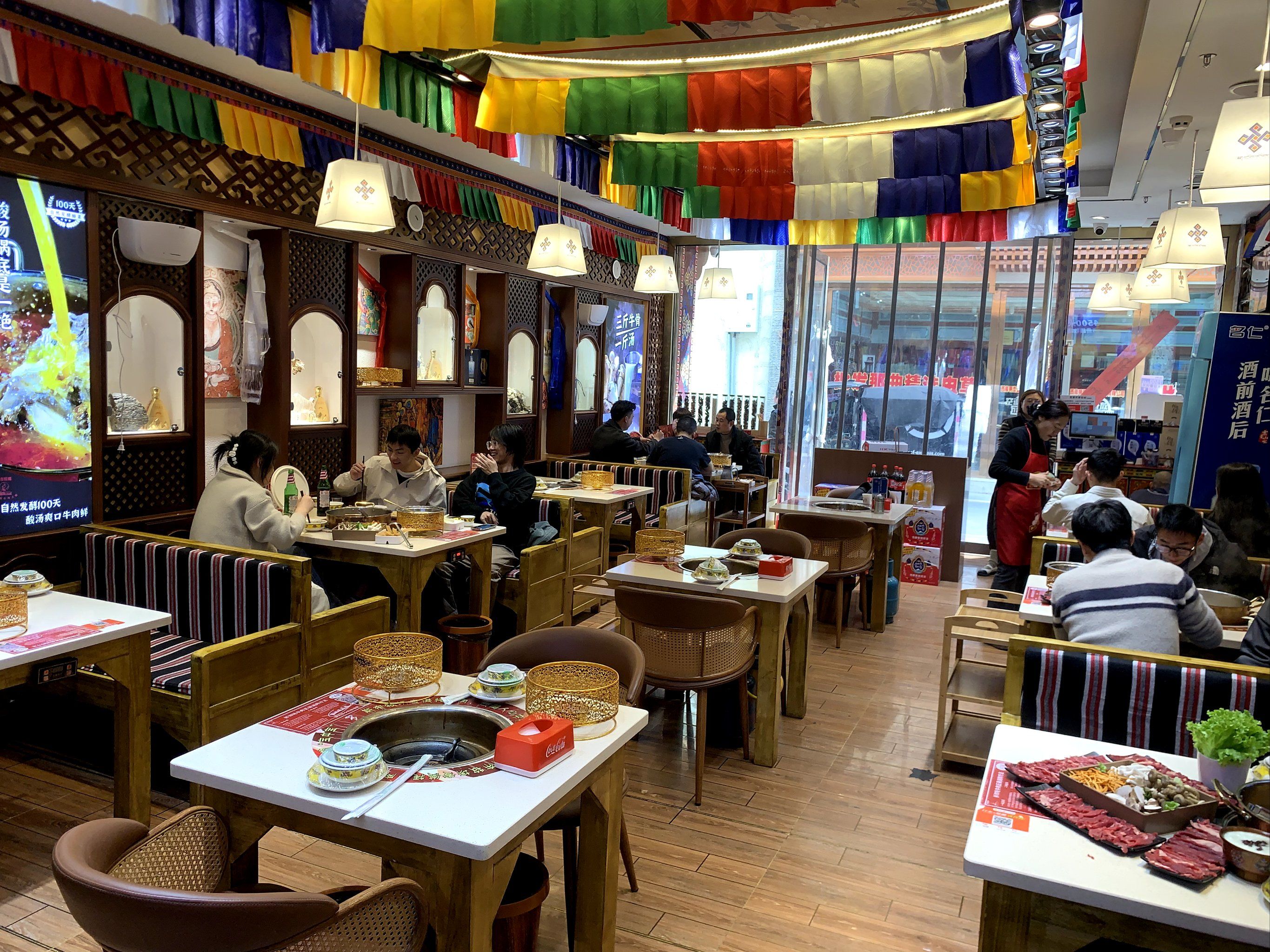 那独特的藏式风情,让人仿佛置身于高原之上,感受着大自然的馈赠和人文