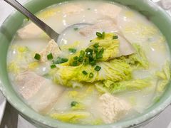 五花肉炖冻豆腐白菜-北李妈妈菜·海肠捞饭(高新万达店)