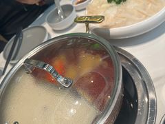 -洪氏嗨捞·广东猪肚鸡·椰子鸡火锅(西咸万象城店)