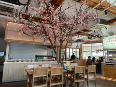 -蜜桃餐厅·伴山(湖滨商业街店)