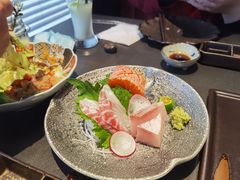 -铭牛烧肉·和牛海鲜自助(高新月牙湖店)