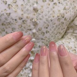 -花岐款式专研健康美甲沙龙