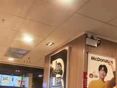 -麦当劳(上海虹桥站30B检票口楼上)