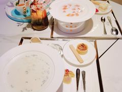 -燕庭·纯燕窝·甜品下午茶(南京西路店)
