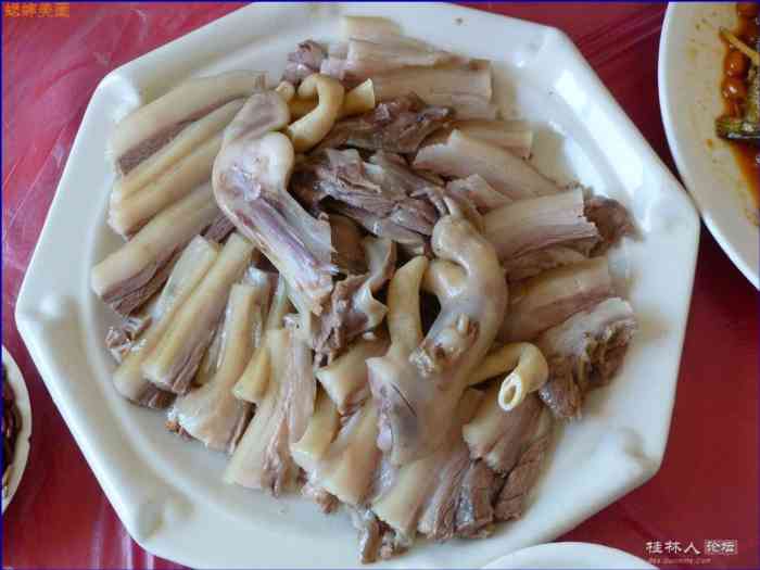 黎塘梁记狗肉店-"南铁特色家常菜,经常和朋友家人去吃,食材.