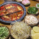 洪崖洞简直是火锅城[愉快]