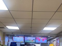 -华莱士·全鸡汉堡(济南大明湖店)