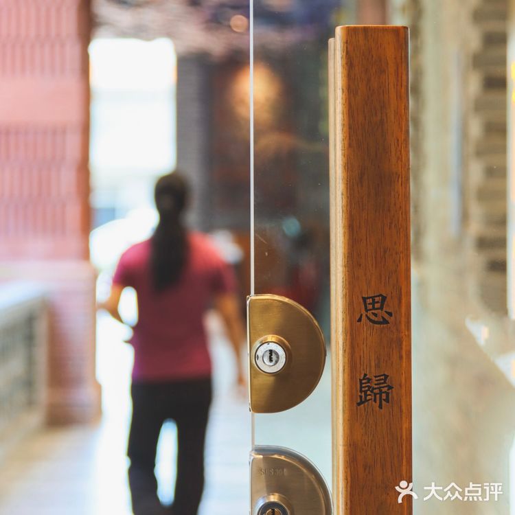 除了开平碉楼，这座百年侨乡背后的动人故事[爱心]