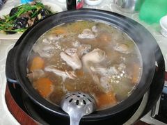 滋潤養顏藥膳乳鴿煲-时利和美食(东方广场店)