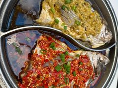 -阿瓦山寨·湘菜现炒·剁椒鱼头王(咸阳总店)