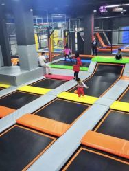 -蹦贝运动中心·蹦床·攀岩·闯关(龙岗店)