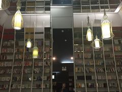 -钟书阁(松江泰晤士小镇店)