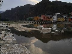 -百里峡七彩艺术小镇