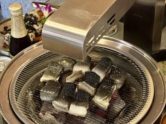 -围炉肉舍•炭烤活鳗•丹东海鲜烤肉(步行街店)