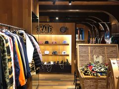 -BAPE STORE®(斯普瑞斯奥特莱斯店)