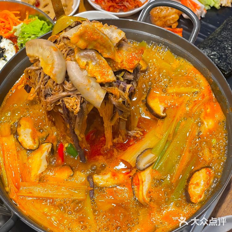 青岛最美韩料店 星空顶棚庭院风 太浪漫了吧