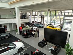 -上海星瀚奔驰4S店(红柳路店)