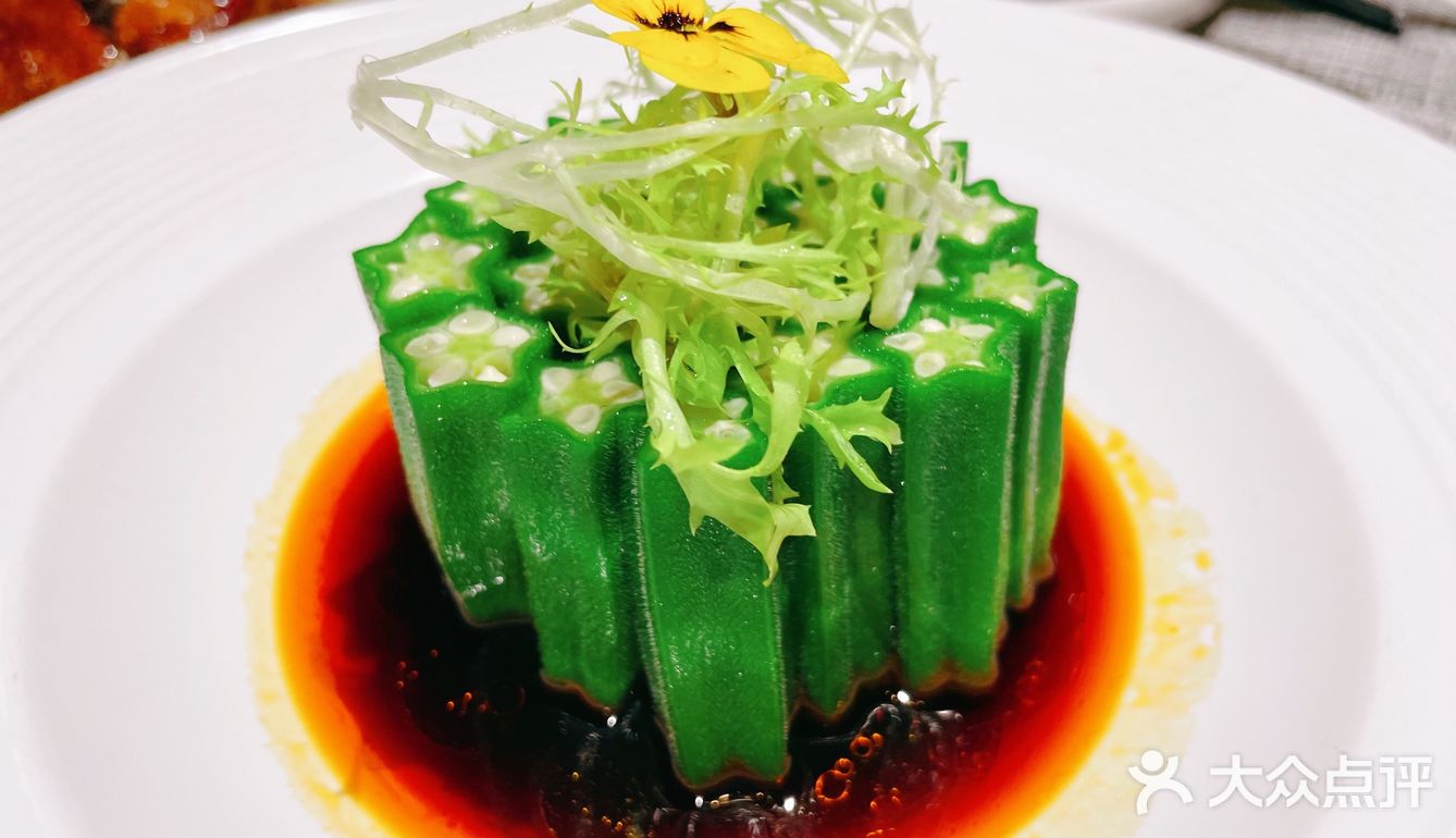 三亚美食探店：这家餐厅充满艺术氛围，连吃饭也变得文艺起来。