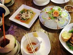 -J Daeng Seafood