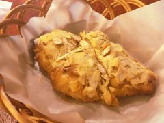 杏仁羊角-麦田工坊(月湖店)