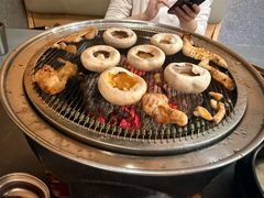 -围炉肉舍•炭烤活鳗•丹东海鲜烤肉(步行街店)