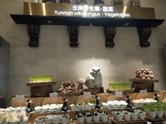 -雍和会海鲜姿造自助(湖东路店)
